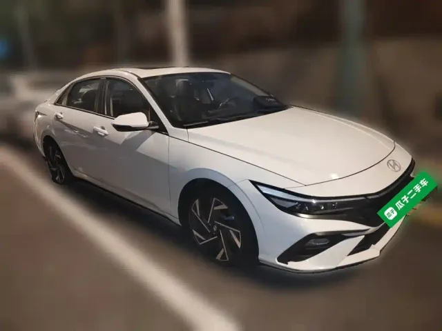 Hyundai Elantra — Фото автомобиля 23
