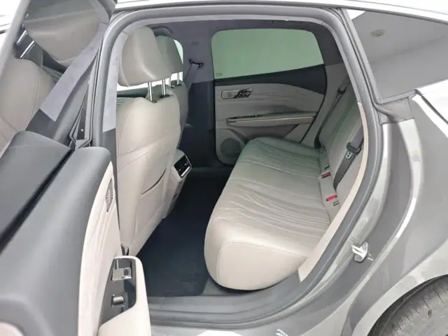 Geely Galaxy Xingyao 8 — Фото автомобиля 11