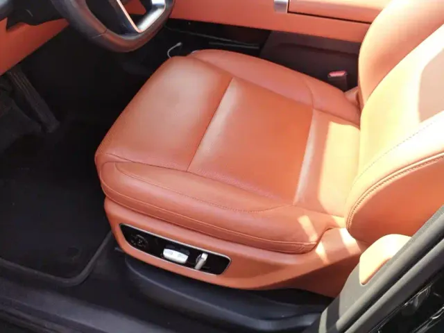 Li Auto L8 — Фото автомобиля 9