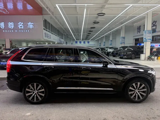 Volvo XC90 — Фото автомобиля 27