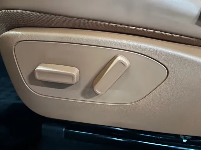 Leapmotor C10 — Фото автомобиля 10