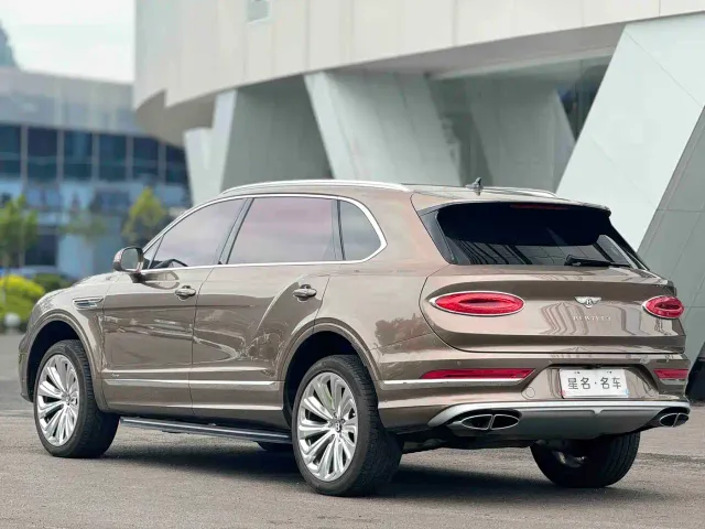 Bentley Bentayga — Фото автомобиля 24