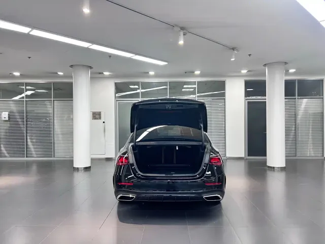 Mercedes-Benz E-Class — Фото автомобиля 6