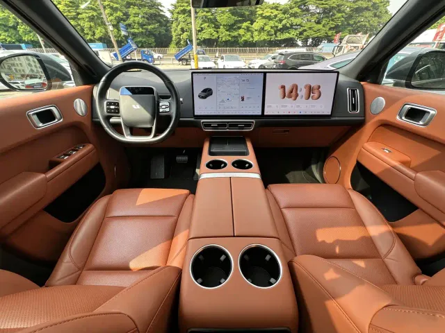 Li Auto L8 — Фото автомобиля 8
