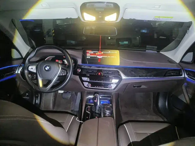 BMW 5 Series — Фото автомобиля 11