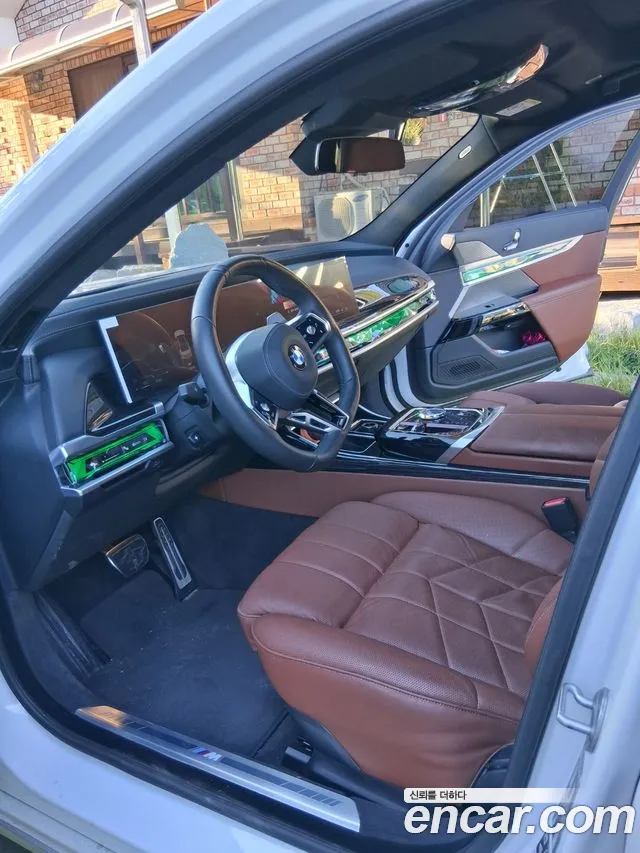 BMW 7 Series G70 — Фото автомобиля 5