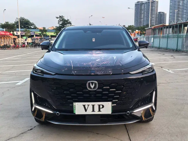Changan Changan UNI-K iDD 2022 Blue Whale iDD 130km 1.5T Premium — Фото автомобиля 3