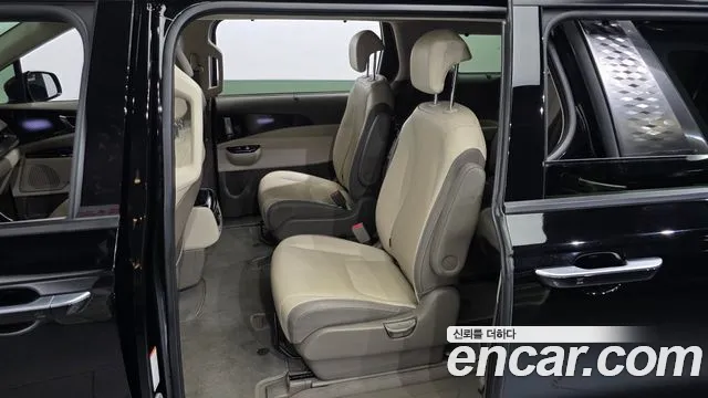 Kia Canival Carnival 4 поколение Дизель 9 мест Signature — Фото автомобиля 14