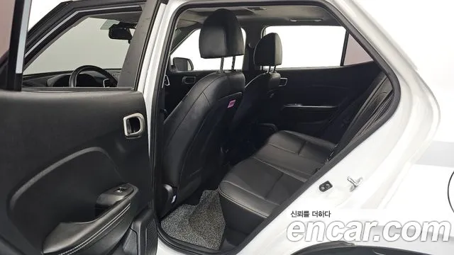 Hyundai Venue — Фото автомобиля 18