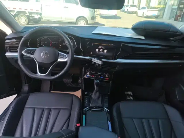 Volkswagen Passat — Фото автомобиля 9