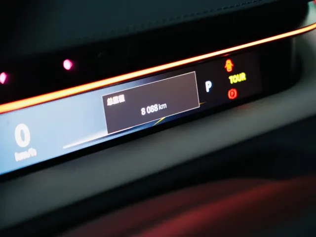 Lotus Emeya — Фото автомобиля 11