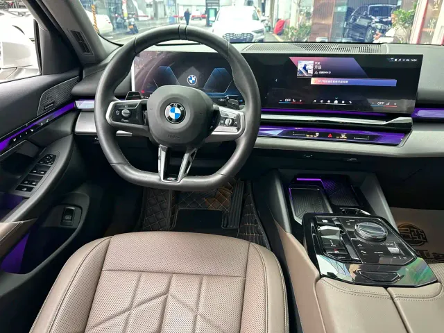 BMW 5 Series — Фото автомобиля 9