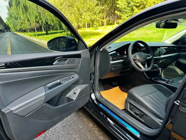 Volkswagen Passat — Фото автомобиля 7