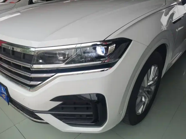 Volkswagen Touareg — Фото автомобиля 23