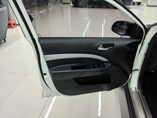 Kia KX1 — Фото автомобиля 7