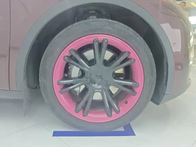 Tesla Model Y — Фото автомобиля 6