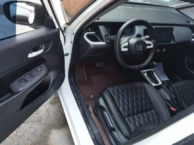 Honda Fit — Фото автомобиля 15