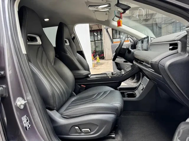Nezha Auto Neta U 2022 Pro 400 Smooth Edition — Фото автомобиля 11