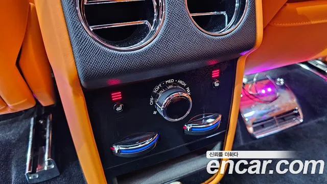 Rolls-Royce Cullinan — Фото автомобиля 18