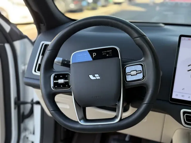 Li Auto L7 — Фото автомобиля 5