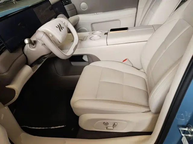 IM Motors LS6 — Фото автомобиля 14