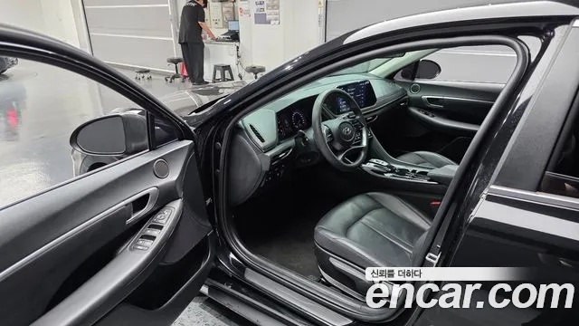 Hyundai Sonata Sonata (DN8) 2.0 LPG(Для проката) — Фото автомобиля 10