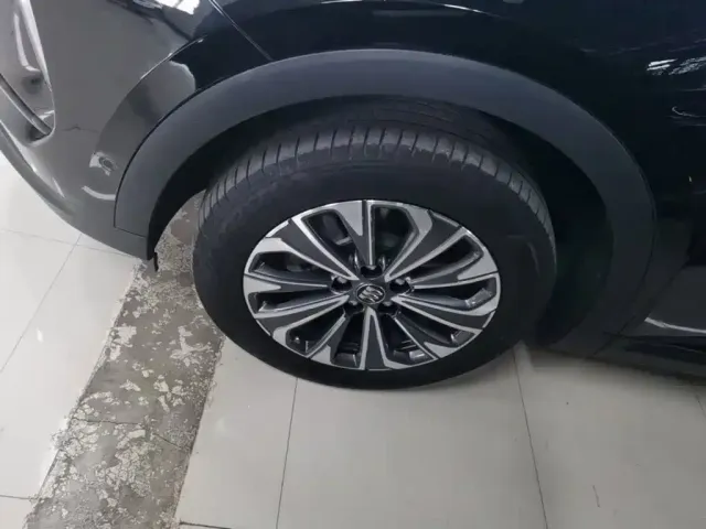 Buick Envision Plus — Фото автомобиля 22