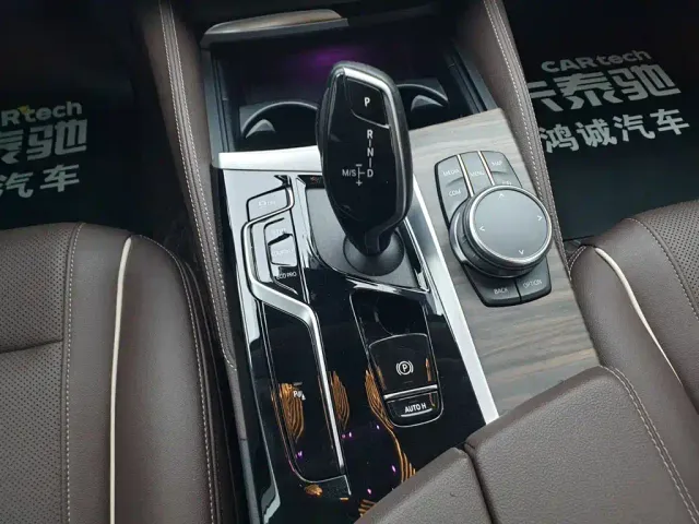 BMW 5 Series — Фото автомобиля 23