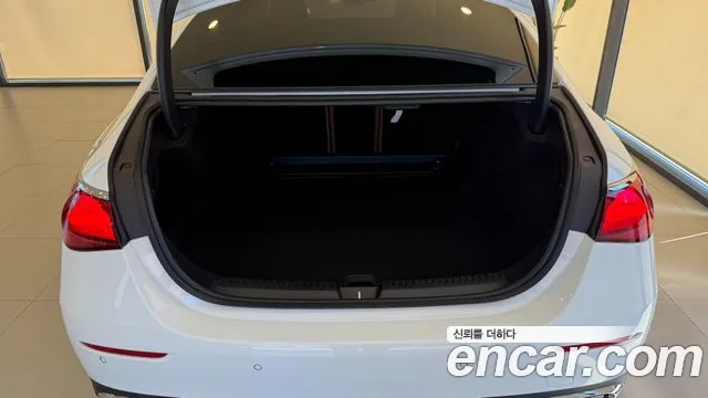 Mercedes-Benz E-Class — Фото автомобиля 17
