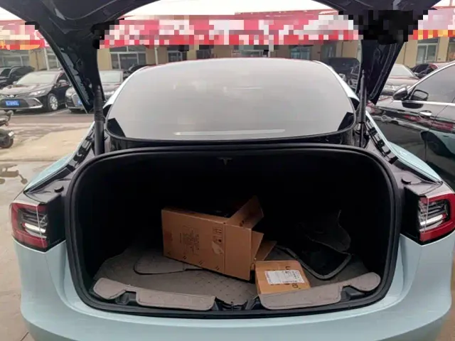 Tesla Model 3 — Фото автомобиля 18