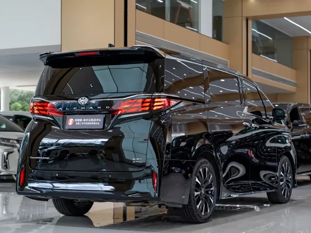 Toyota Alphard — Фото автомобиля 13