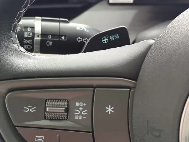 BYD Seal 05 DM-i — Фото автомобиля 10