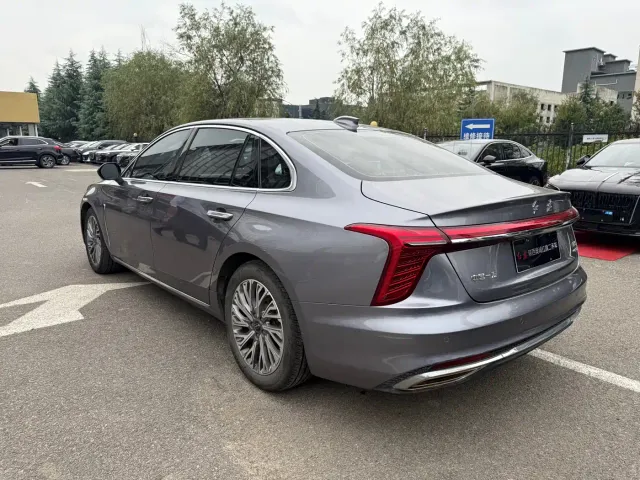 Hongqi H5 — Фото автомобиля 7