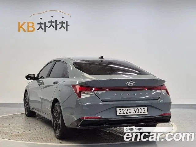 Hyundai Avante CN7 — Фото автомобиля 2
