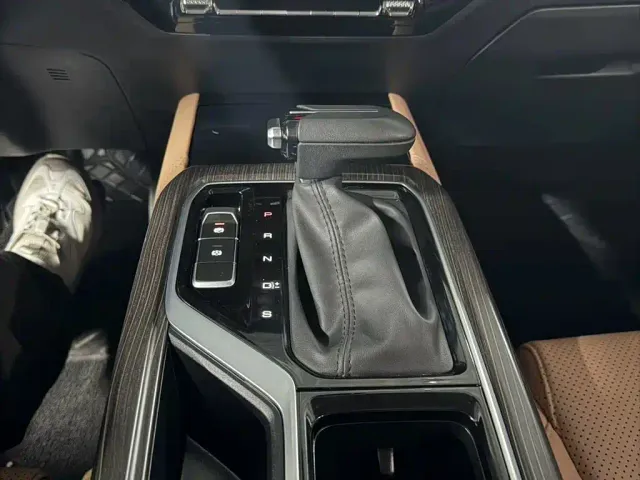 Wuling Jiachen — Фото автомобиля 9