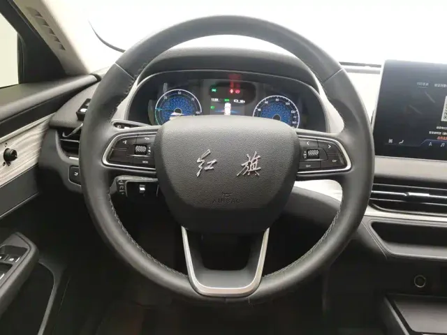Hongqi E-QM5 — Фото автомобиля 15