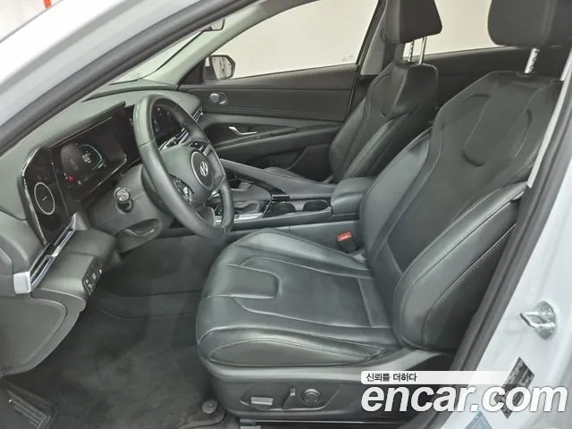 Hyundai Avante CN7 — Фото автомобиля 14