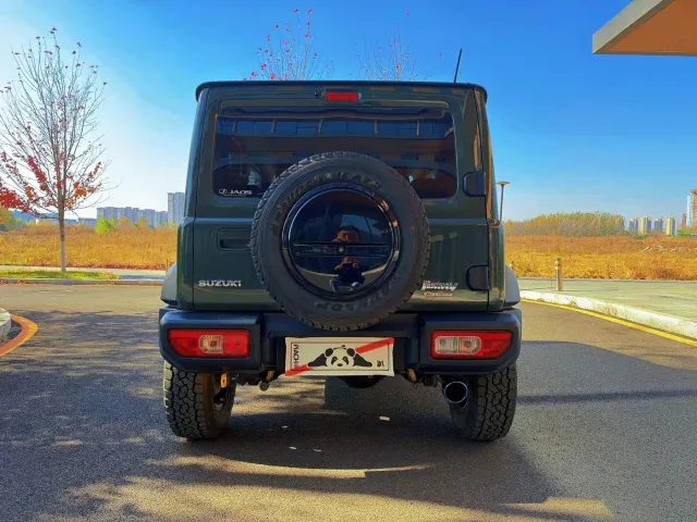 Suzuki Jimny — Фото автомобиля 4