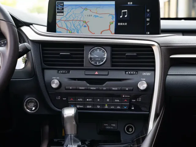 Lexus RX — Фото автомобиля 17