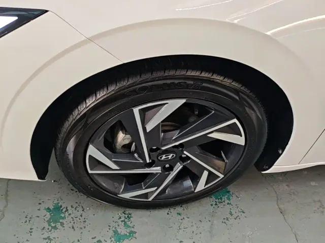 Hyundai Elantra — Фото автомобиля 22