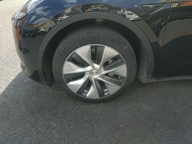 Tesla Model Y — Фото автомобиля 22