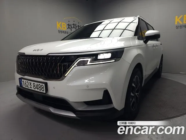 Kia Canival — Фото автомобиля 3