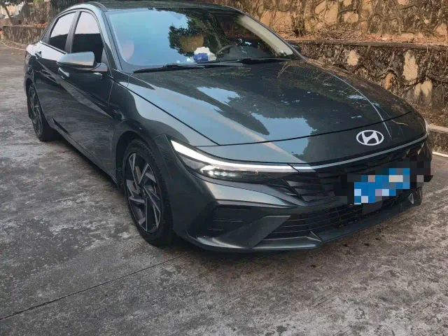 Hyundai Elantra — Фото автомобиля 3