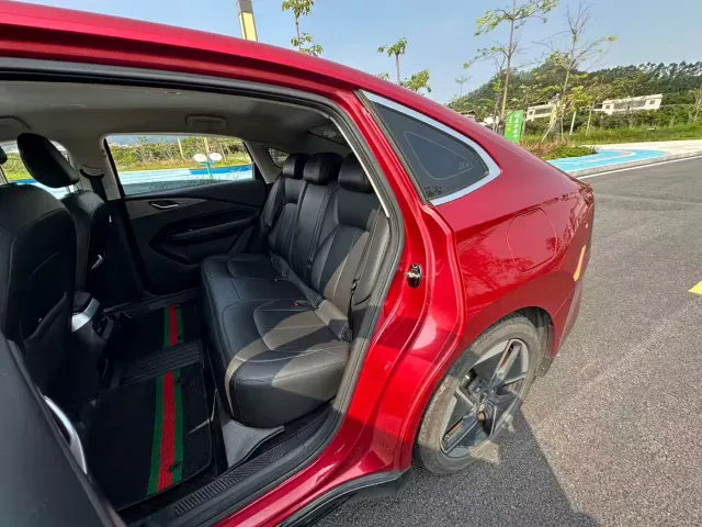 Wuling Starlight — Фото автомобиля 8