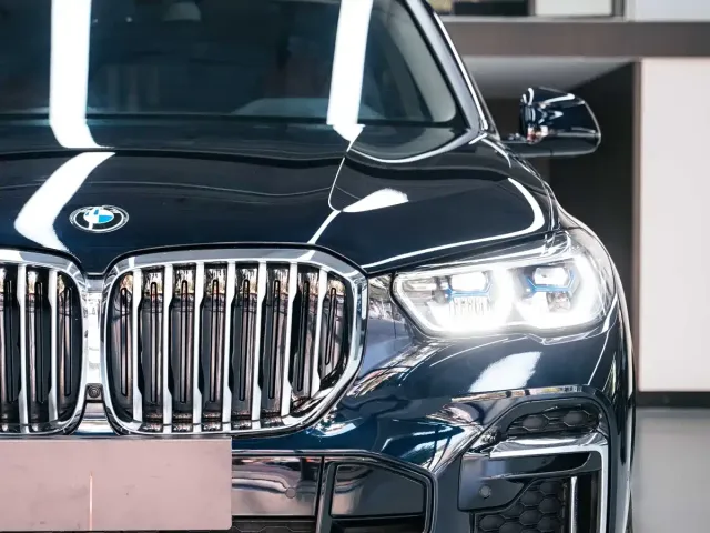 BMW BMW X5 2022 xDrive 30Li Premium M Sport Package — Фото автомобиля 5