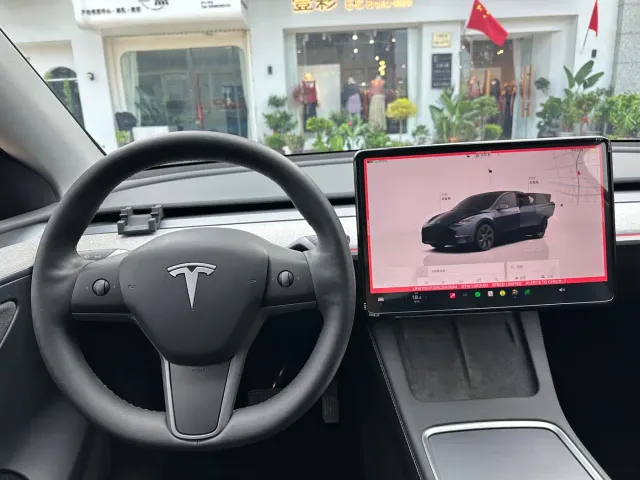 Tesla Model Y — Фото автомобиля 7