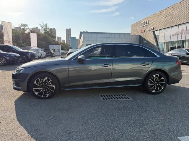 Audi A4L — Фото автомобиля 4