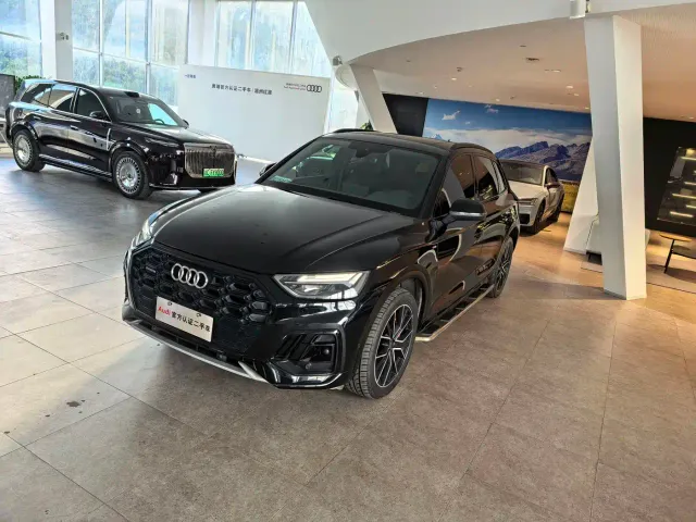 Фотография автомобиля — Audi Q5L