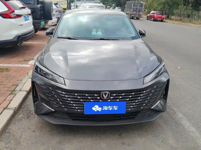 Changan Eado — Фото автомобиля 2