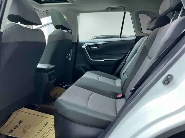 Toyota RAV4 Rongfang 2022 Hybrid 2.5L E-CVT 2WD Elite Edition — Фото автомобиля 24